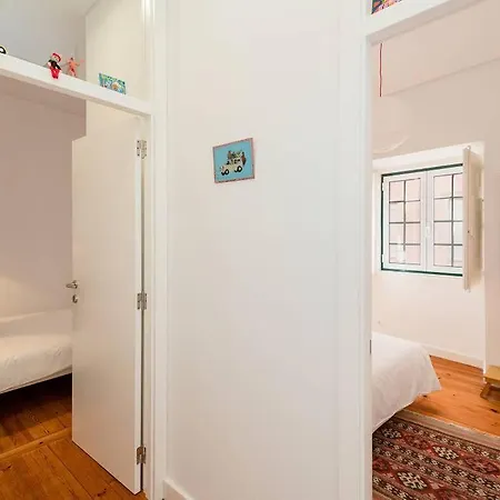 Spacious Flat With Terrace Near Av Liberdade Lisboa