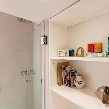 Spacious Flat With Terrace Near Av Liberdade Διαμέρισμα Lisboa